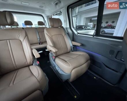 Чорний Хендай Staria, об'ємом двигуна 2.2 л та пробігом 8 тис. км за 51000 $, фото 28 на Automoto.ua