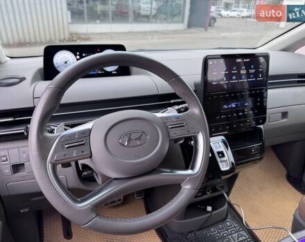 Чорний Хендай Staria, об'ємом двигуна 2.2 л та пробігом 8 тис. км за 51000 $, фото 13 на Automoto.ua