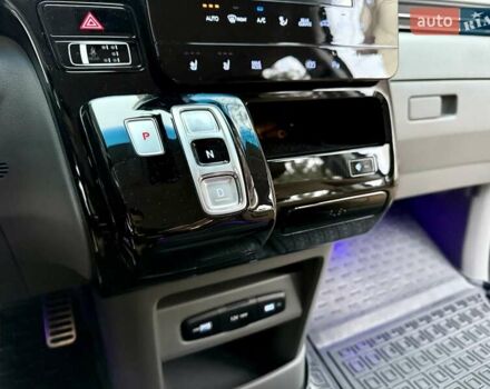 Чорний Хендай Staria, об'ємом двигуна 2.2 л та пробігом 8 тис. км за 59500 $, фото 46 на Automoto.ua