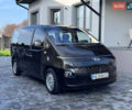 Черный Хендай Staria, объемом двигателя 2.2 л и пробегом 63 тыс. км за 22800 $, фото 1 на Automoto.ua