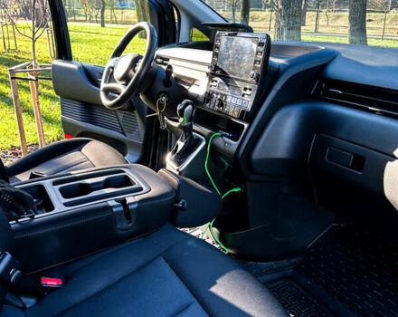 Черный Хендай Staria, объемом двигателя 2.2 л и пробегом 61 тыс. км за 36999 $, фото 14 на Automoto.ua