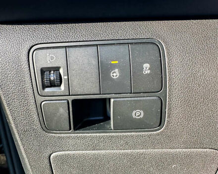 Черный Хендай Staria, объемом двигателя 2.2 л и пробегом 61 тыс. км за 36999 $, фото 15 на Automoto.ua