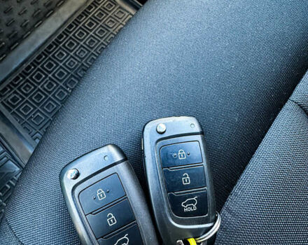 Черный Хендай Staria, объемом двигателя 2.2 л и пробегом 61 тыс. км за 36999 $, фото 18 на Automoto.ua