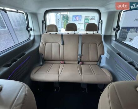 Чорний Хендай Staria, об'ємом двигуна 2.2 л та пробігом 8 тис. км за 51000 $, фото 38 на Automoto.ua