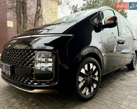 Чорний Хендай Staria, об'ємом двигуна 2.2 л та пробігом 8 тис. км за 59500 $, фото 4 на Automoto.ua