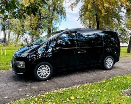 Черный Хендай Staria, объемом двигателя 2.2 л и пробегом 11 тыс. км за 42000 $, фото 7 на Automoto.ua