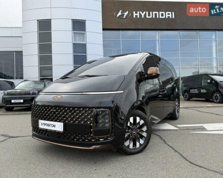 Черный Хендай Staria, объемом двигателя 2.2 л и пробегом 66 тыс. км за 49800 $, фото 6 на Automoto.ua