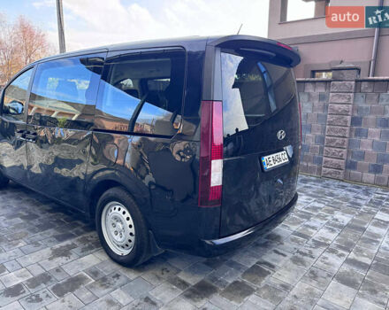 Чорний Хендай Staria, об'ємом двигуна 2.2 л та пробігом 63 тис. км за 19800 $, фото 8 на Automoto.ua