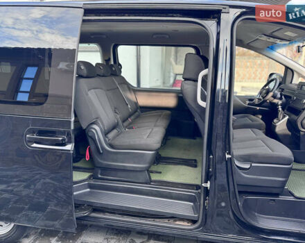 Черный Хендай Staria, объемом двигателя 2.2 л и пробегом 63 тыс. км за 22800 $, фото 21 на Automoto.ua