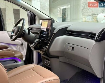 Чорний Хендай Staria, об'ємом двигуна 2.2 л та пробігом 8 тис. км за 59500 $, фото 42 на Automoto.ua