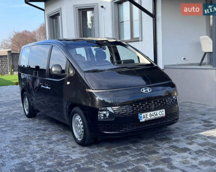 Черный Хендай Staria, объемом двигателя 2.2 л и пробегом 63 тыс. км за 22800 $, фото 10 на Automoto.ua