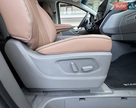 Чорний Хендай Staria, об'ємом двигуна 2.2 л та пробігом 8 тис. км за 51000 $, фото 33 на Automoto.ua