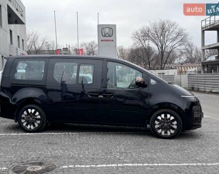 Чорний Хендай Staria, об'ємом двигуна 2.2 л та пробігом 8 тис. км за 51000 $, фото 3 на Automoto.ua