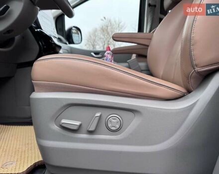 Чорний Хендай Staria, об'ємом двигуна 2.2 л та пробігом 8 тис. км за 51000 $, фото 8 на Automoto.ua