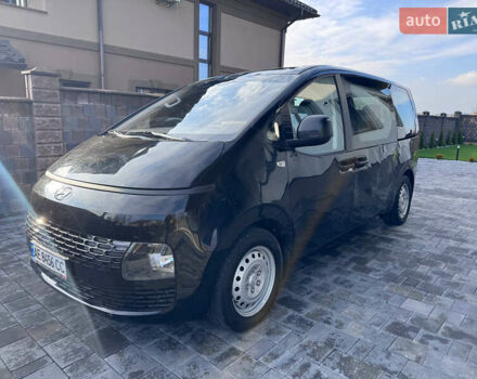 Черный Хендай Staria, объемом двигателя 2.2 л и пробегом 63 тыс. км за 22800 $, фото 9 на Automoto.ua