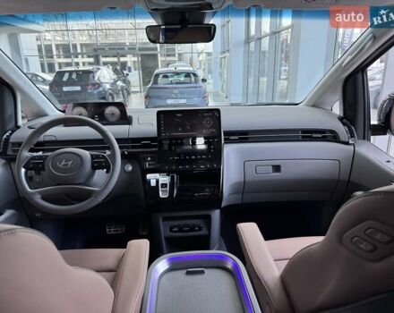 Чорний Хендай Staria, об'ємом двигуна 2.2 л та пробігом 8 тис. км за 51000 $, фото 16 на Automoto.ua