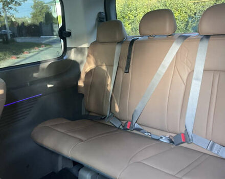 Черный Хендай Staria, объемом двигателя 2.2 л и пробегом 57 тыс. км за 49999 $, фото 10 на Automoto.ua