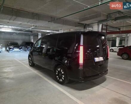 Чорний Хендай Staria, об'ємом двигуна 2.2 л та пробігом 27 тис. км за 60000 $, фото 4 на Automoto.ua