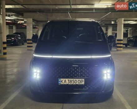 Чорний Хендай Staria, об'ємом двигуна 2.2 л та пробігом 27 тис. км за 60000 $, фото 3 на Automoto.ua