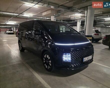 Чорний Хендай Staria, об'ємом двигуна 2.2 л та пробігом 27 тис. км за 60000 $, фото 1 на Automoto.ua