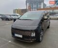 Черный Хендай Staria, объемом двигателя 2.2 л и пробегом 25 тыс. км за 62500 $, фото 1 на Automoto.ua