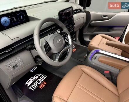 Чорний Хендай Staria, об'ємом двигуна 2.2 л та пробігом 1 тис. км за 69990 $, фото 24 на Automoto.ua