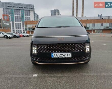Черный Хендай Staria, объемом двигателя 2.2 л и пробегом 25 тыс. км за 62500 $, фото 10 на Automoto.ua