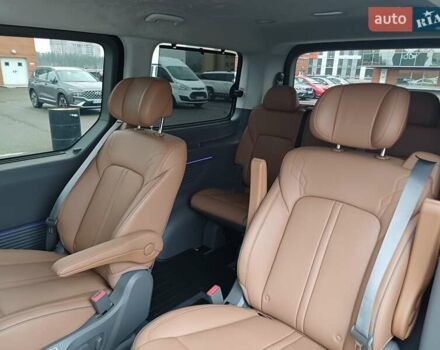 Черный Хендай Staria, объемом двигателя 2.2 л и пробегом 25 тыс. км за 62500 $, фото 14 на Automoto.ua