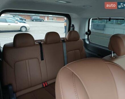 Черный Хендай Staria, объемом двигателя 2.2 л и пробегом 25 тыс. км за 62500 $, фото 16 на Automoto.ua