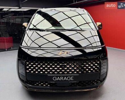 Чорний Хендай Staria, об'ємом двигуна 2.2 л та пробігом 1 тис. км за 70900 $, фото 2 на Automoto.ua