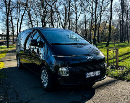 Черный Хендай Staria, объемом двигателя 2.2 л и пробегом 61 тыс. км за 36999 $, фото 1 на Automoto.ua