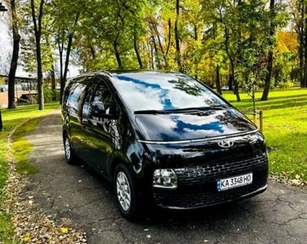 Черный Хендай Staria, объемом двигателя 2.2 л и пробегом 11 тыс. км за 42000 $, фото 1 на Automoto.ua