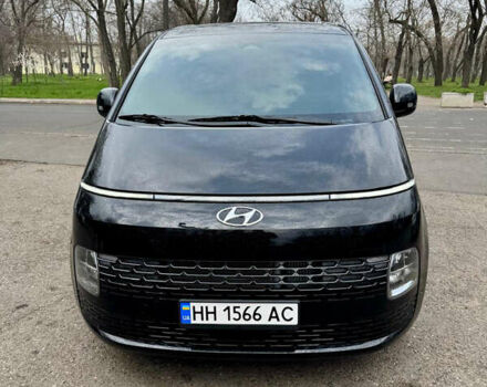 Черный Хендай Staria, объемом двигателя 2.2 л и пробегом 5 тыс. км за 38100 $, фото 1 на Automoto.ua
