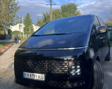 Чорний Хендай Staria, об'ємом двигуна 2.2 л та пробігом 57 тис. км за 49999 $, фото 1 на Automoto.ua