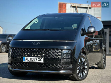 Чорний Хендай Staria, об'ємом двигуна 2.2 л та пробігом 20 тис. км за 65000 $, фото 1 на Automoto.ua
