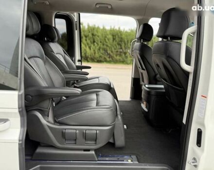 Хендай Staria, объемом двигателя 2.2 л и пробегом 98 тыс. км за 50990 $, фото 3 на Automoto.ua