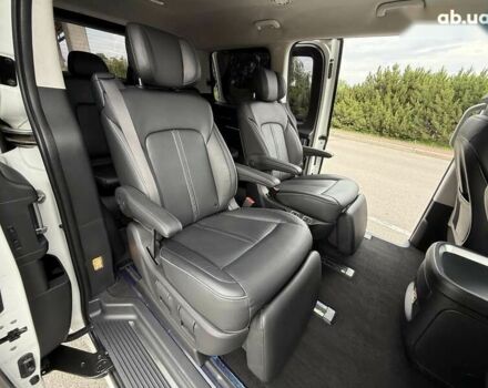 Хендай Staria, объемом двигателя 2.2 л и пробегом 98 тыс. км за 50990 $, фото 1 на Automoto.ua