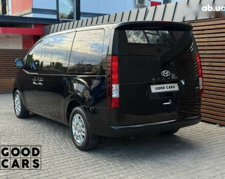 Хендай Staria, объемом двигателя 2.2 л и пробегом 13 тыс. км за 37000 $, фото 4 на Automoto.ua