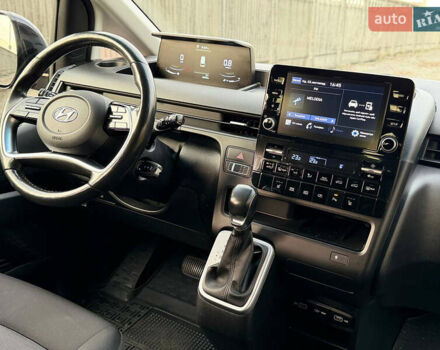 Серый Хендай Staria, объемом двигателя 2.2 л и пробегом 66 тыс. км за 38900 $, фото 8 на Automoto.ua