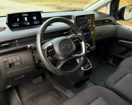 Серый Хендай Staria, объемом двигателя 2.2 л и пробегом 66 тыс. км за 38900 $, фото 6 на Automoto.ua