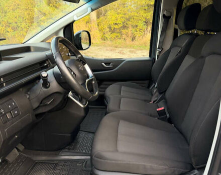 Серый Хендай Staria, объемом двигателя 2.2 л и пробегом 66 тыс. км за 38900 $, фото 7 на Automoto.ua