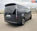 Серый Хендай Staria, объемом двигателя 2.2 л и пробегом 138 тыс. км за 34000 $, фото 3 на Automoto.ua