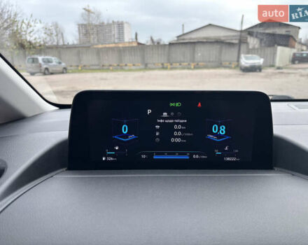 Серый Хендай Staria, объемом двигателя 2.2 л и пробегом 138 тыс. км за 34000 $, фото 17 на Automoto.ua