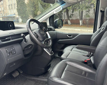 Серый Хендай Staria, объемом двигателя 2.2 л и пробегом 138 тыс. км за 34000 $, фото 8 на Automoto.ua