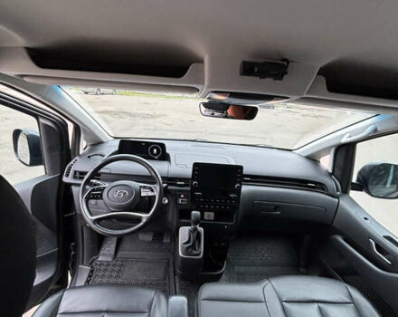 Серый Хендай Staria, объемом двигателя 2.2 л и пробегом 138 тыс. км за 34000 $, фото 12 на Automoto.ua