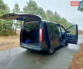 Серый Хендай Staria, объемом двигателя 2.2 л и пробегом 131 тыс. км за 35000 $, фото 12 на Automoto.ua