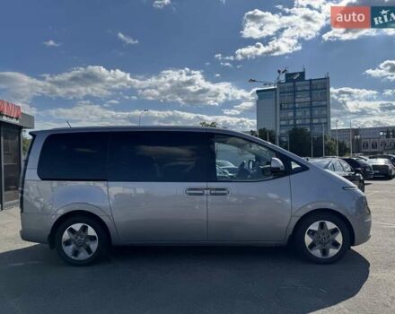 Серый Хендай Staria, объемом двигателя 2.2 л и пробегом 73 тыс. км за 41500 $, фото 11 на Automoto.ua