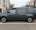 Серый Хендай Staria, объемом двигателя 2.2 л и пробегом 41 тыс. км за 45999 $, фото 4 на Automoto.ua