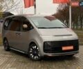 Серый Хендай Staria, объемом двигателя 2.2 л и пробегом 20 тыс. км за 60000 $, фото 2 на Automoto.ua