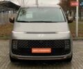 Серый Хендай Staria, объемом двигателя 2.2 л и пробегом 20 тыс. км за 60000 $, фото 1 на Automoto.ua